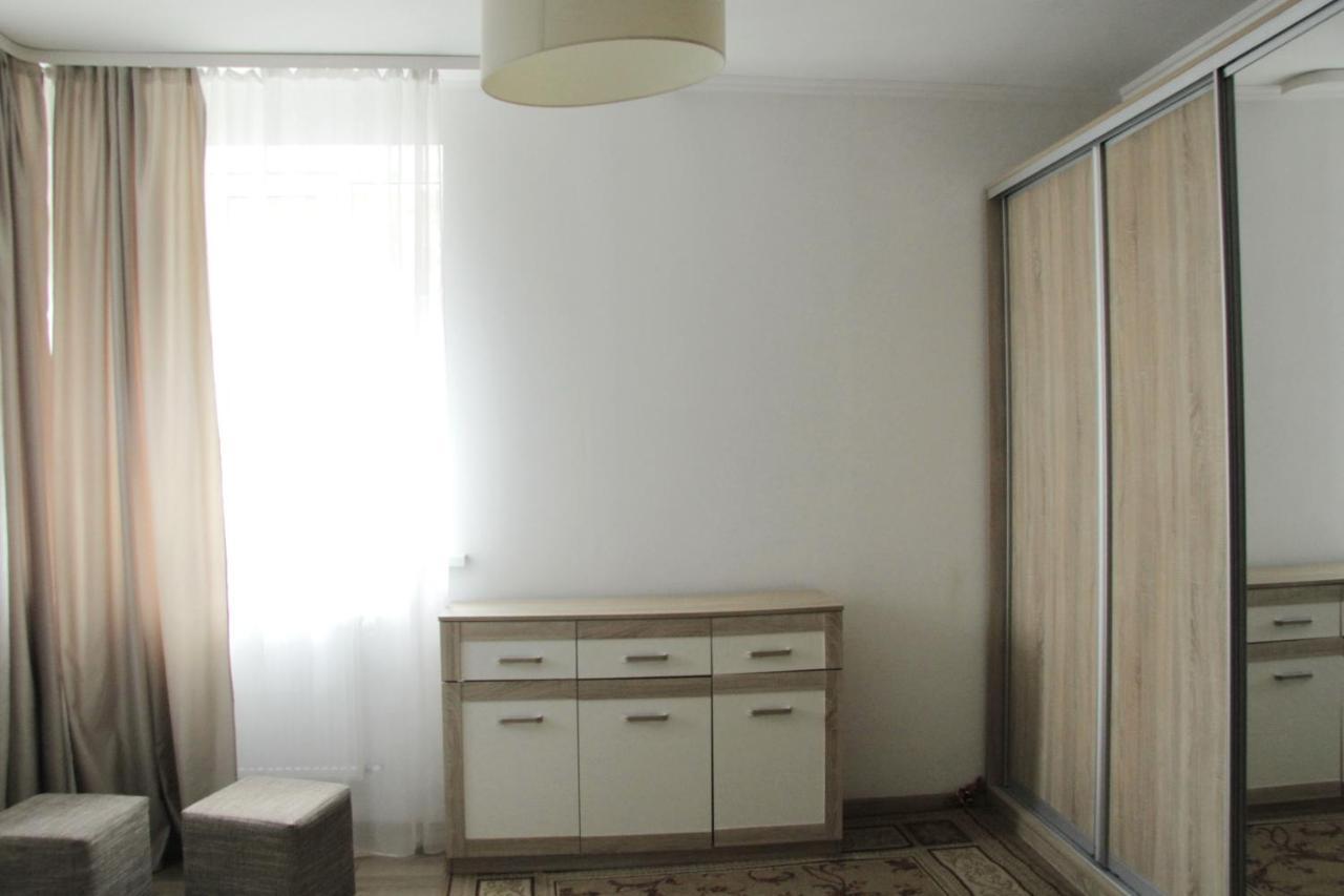 Flat In Cottage Close To The Centre Parking, Wifi, Bbq Leópolis Exterior foto